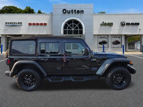 Used 2024 Jeep Wrangler Unlimited AWD/4WD image 2