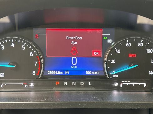 Used 2023 Ford Explorer XLT image 10