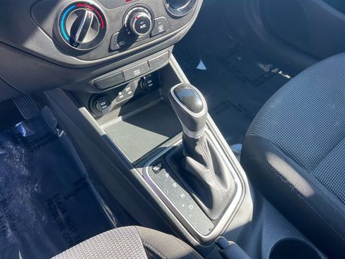 Used 2021 Hyundai Accent SE image 30