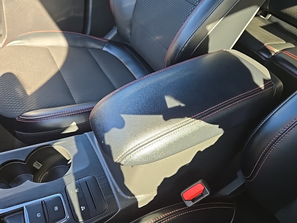 Used 2025 Ford Escape ST-Line Select AWD/4WD image 32