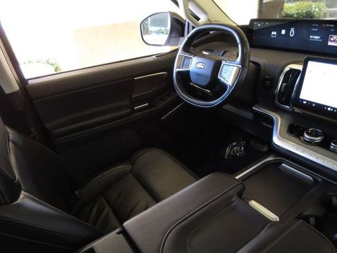 Certified 2025 Ford Expedition Max Platinum image 19