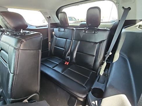 Used 2024 Ford Explorer Limited image 12