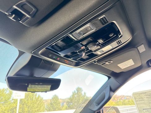 New 2026 Chevrolet Tahoe High Country AWD/4WD image 18