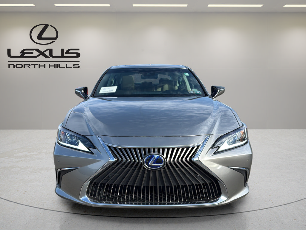 Used 2020 Lexus ES 300h w/ Premium Package FWD image 2