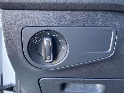 Used 2021 Volkswagen Tiguan SE R-Line image 19