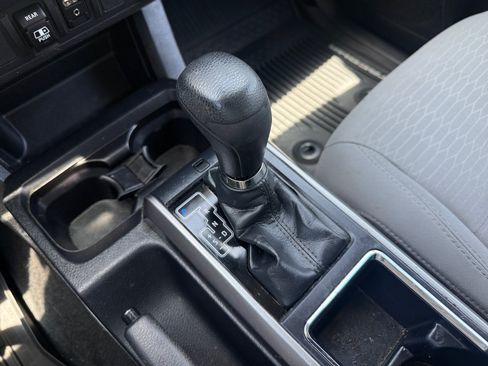Used 2018 Toyota Tacoma 2WD Double Cab image 23