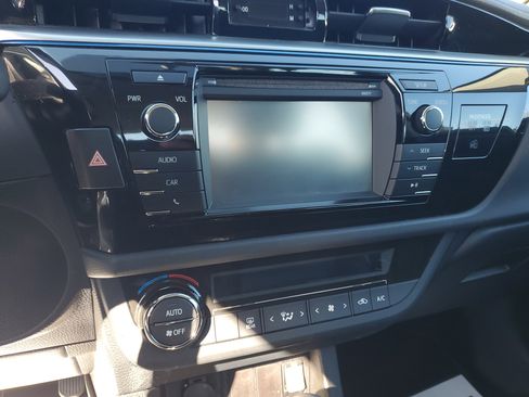 Used 2016 Toyota Corolla S image 17