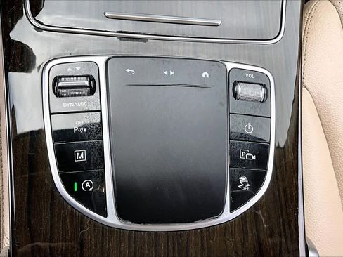 Used 2021 Mercedes-Benz GLC 300 w/ Premium Package image 33