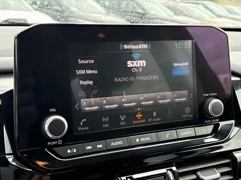 Used 2025 Nissan Pathfinder SV FWD image 39