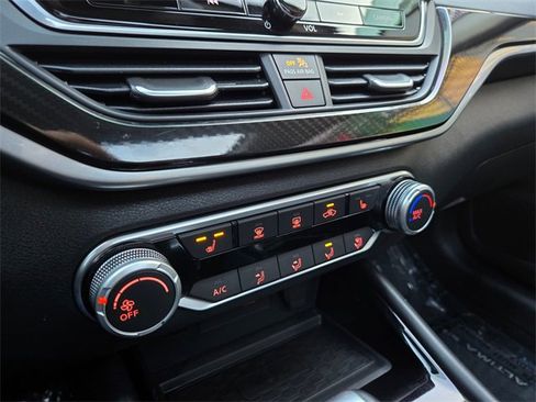 Used 2024 Nissan Altima 2.5 SR w/ SR Premium Package image 29