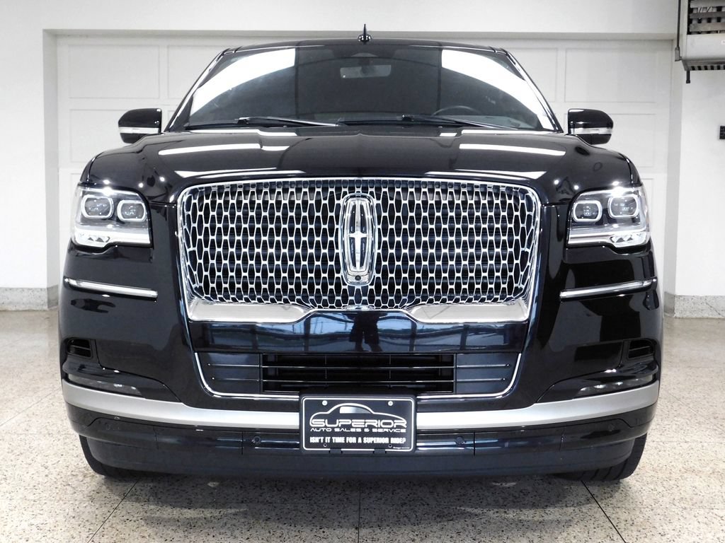 Used 2024 Lincoln Navigator Reserve w/ Equipment Group 201A AWD/4WD image 4