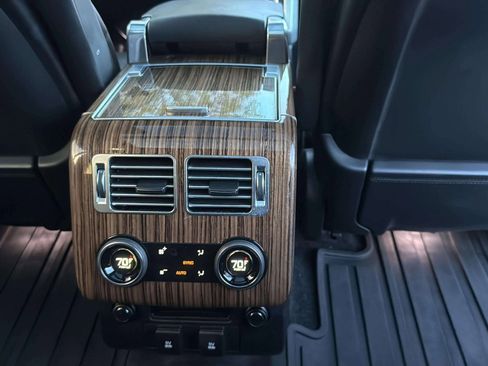 Used 2018 Land Rover Range Rover Long Wheelbase Supercharged image 38