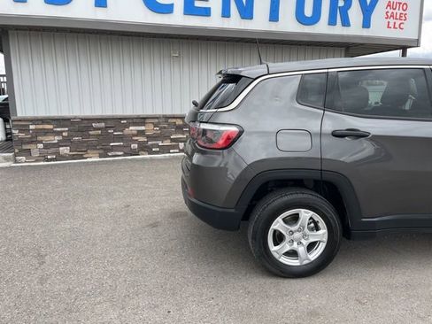 Used 2022 Jeep Compass Sport AWD/4WD image 17