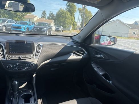 Used 2020 Chevrolet Malibu LT image 28