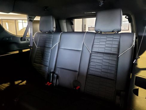 New 2026 Cadillac Escalade ESV V w/ LPO, ONYX Package AWD/4WD image 4