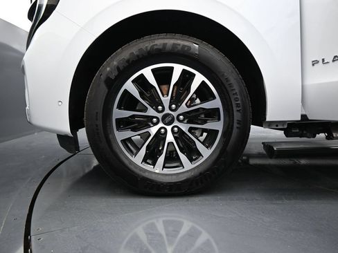 Used 2025 Ford Expedition Platinum AWD/4WD image 35