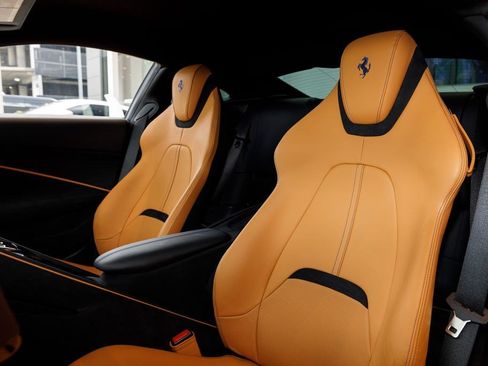 Used 2024 Ferrari Roma RWD image 10