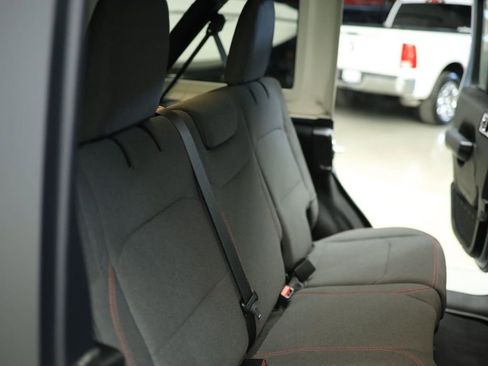 Used 2025 Jeep Wrangler Unlimited Rubicon AWD/4WD image 51