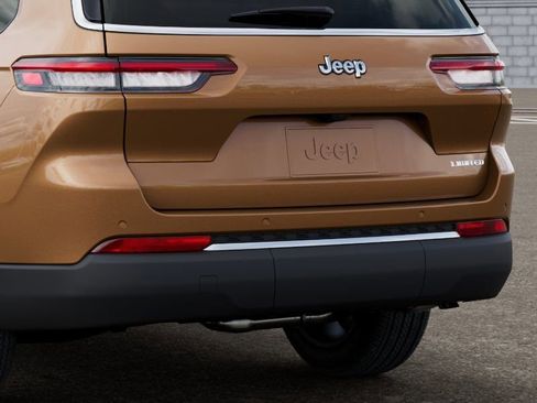 New 2026 Jeep Grand Cherokee L Limited RWD image 13