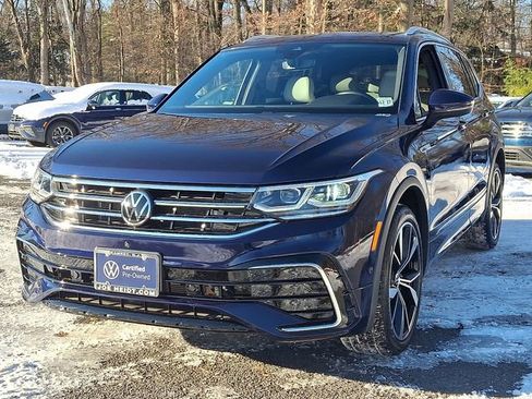 Used 2022 Volkswagen Tiguan SEL R-Line image 4