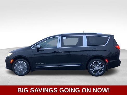 New 2026 Chrysler Pacifica Pinnacle w/ Trailer Tow Group image 4