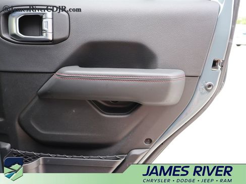 Used 2024 Jeep Wrangler Unlimited Rubicon AWD/4WD image 11