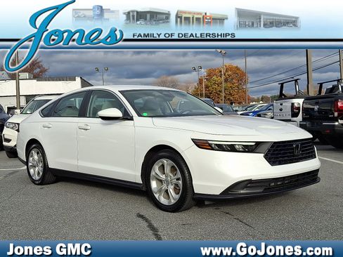 Certified 2023 Honda Accord LX image 1