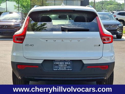 New 2025 Volvo XC40 B5 Ultra w/ Protection Package Premier image 6