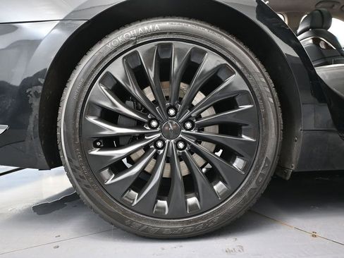 Used 2017 Genesis G90 3.3T Premium image 14