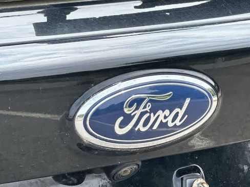 Used 2018 Ford Escape SE w/ SE Sync 3 Package AWD/4WD image 16