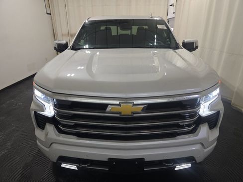 Used 2024 Chevrolet Silverado 1500 High Country w/ High Country Premium Package image 2