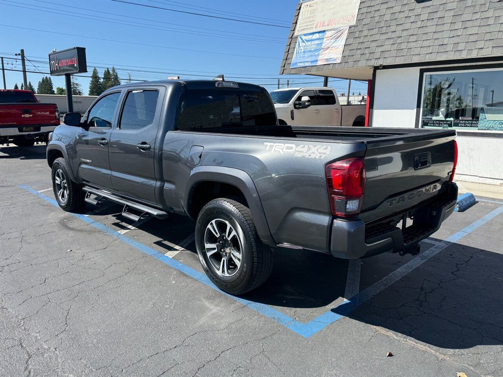 Used 2019 Toyota Tacoma TRD Sport AWD/4WD image 7