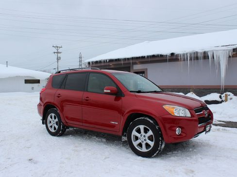 Used 2010 Toyota RAV4 Limited image 2