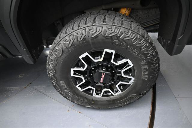 Used 2024 GMC Sierra 2500 AT4X AWD/4WD image 26