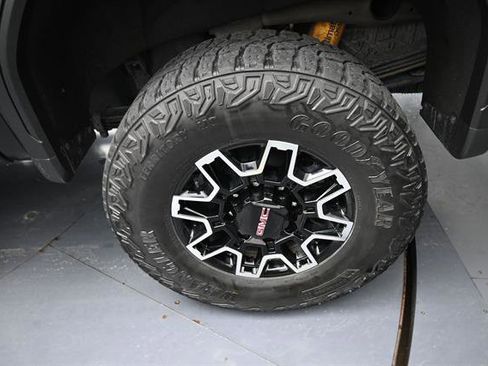 Used 2024 GMC Sierra 2500 AT4X AWD/4WD image 26