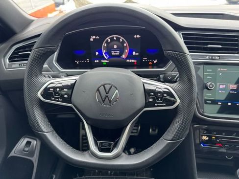 Used 2022 Volkswagen Tiguan SE R-Line AWD/4WD image 19