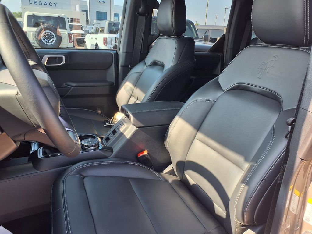 New 2026 Ford Bronco Outer Banks AWD/4WD image 9