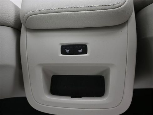 Used 2025 Volvo S60 B5 Plus image 30