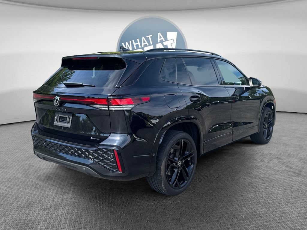 Used 2025 Volkswagen Tiguan SE R-Line AWD/4WD image 3