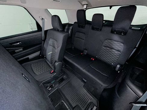 Used 2022 Nissan Pathfinder SV image 24