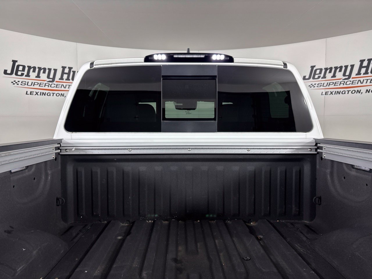 Used 2024 Nissan Titan PRO-4X w/ Pro-4x Convenience Package AWD/4WD image 26