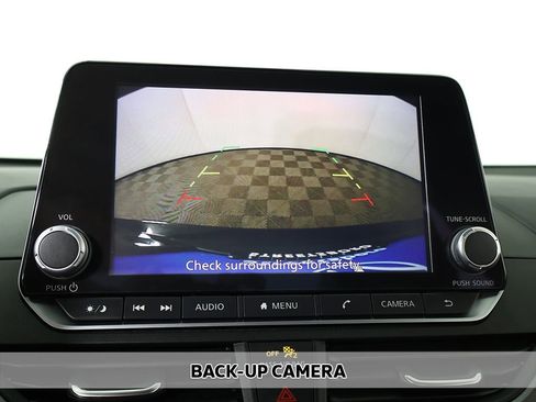 Used 2025 Nissan Altima 2.5 SR FWD image 3