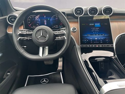 Certified 2025 Mercedes-Benz GLC 350e 4MATIC image 10
