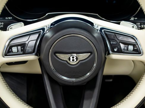 Used 2021 Bentley Bentayga V8 First Edition w/ First Edition Specification image 68