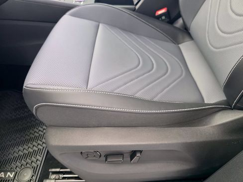 New 2026 Volkswagen Tiguan SE FWD image 21