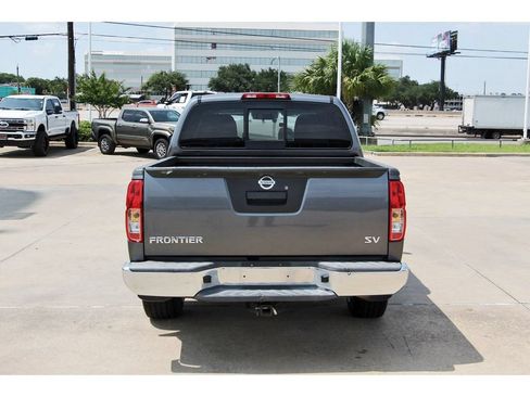 Certified 2018 Nissan Frontier SV RWD image 6