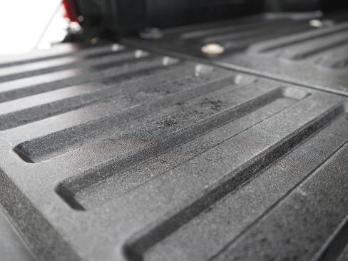 Used 2019 Toyota Tacoma SR5 RWD image 17
