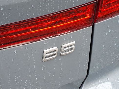 Certified 2023 Volvo XC60 B5 Plus w/ Climate Package image 6