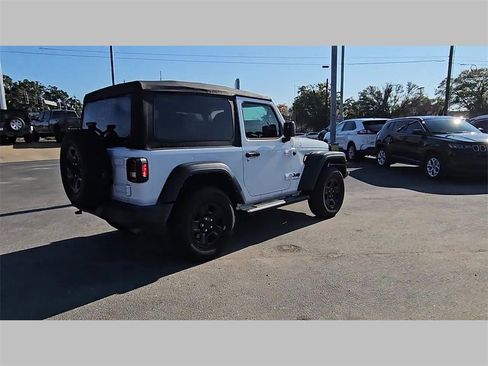 Used 2023 Jeep Wrangler Sport image 32