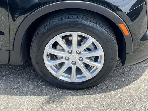 Used 2023 Cadillac XT4 Luxury w/ Cold Weather Package AWD/4WD image 7